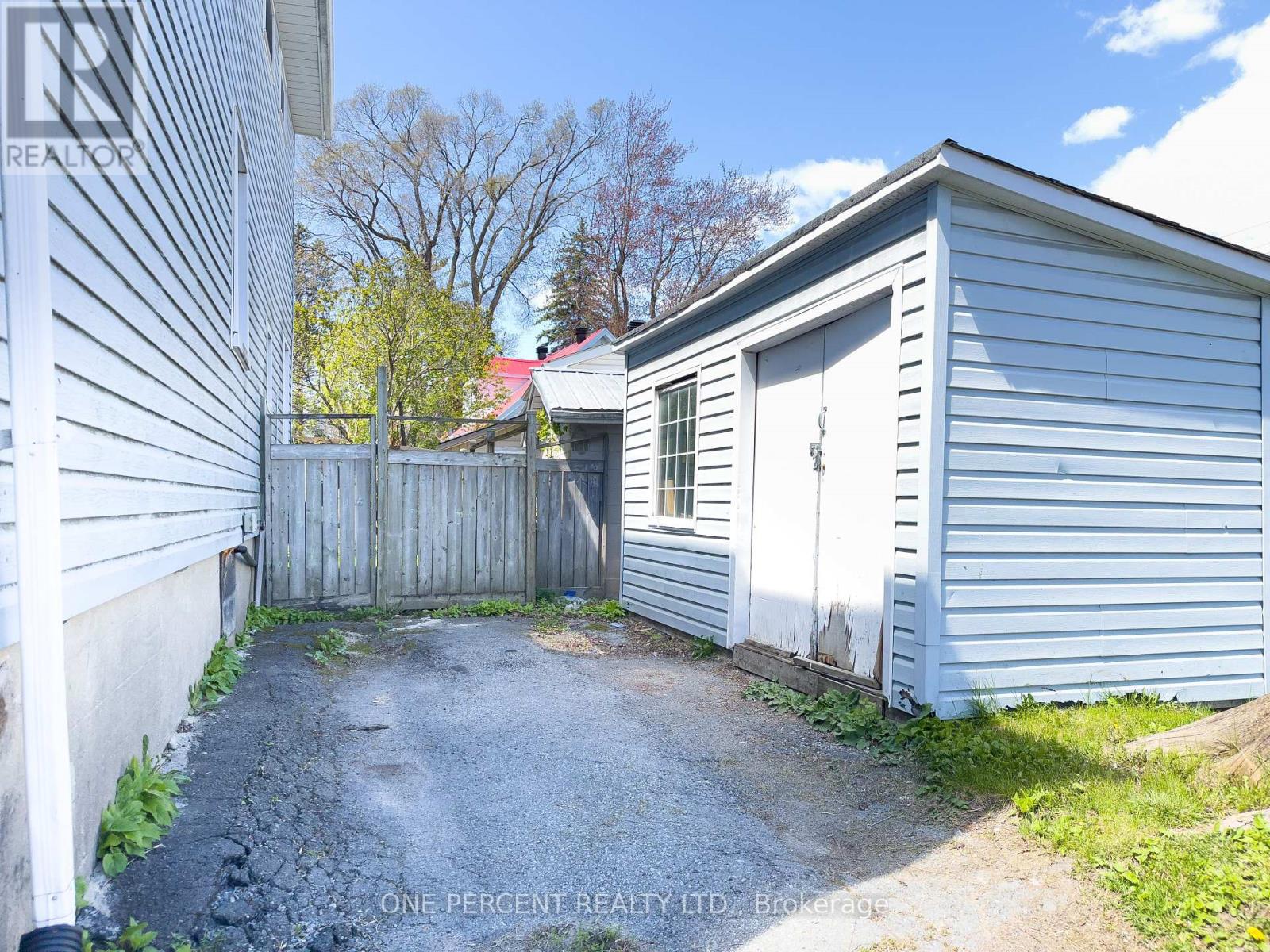 138 CHATHAM STREET - 23