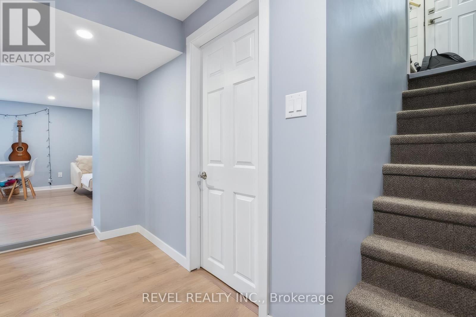 216 STEVENSON STREET N - 17