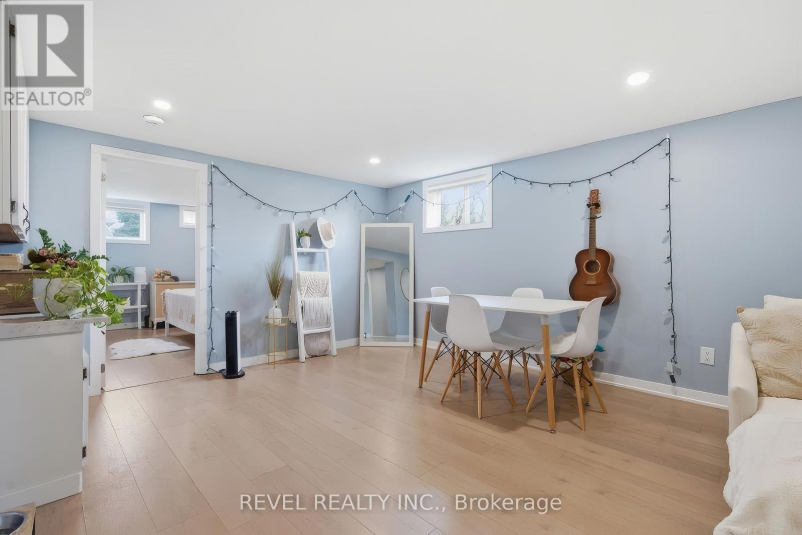 216 STEVENSON STREET N - 18