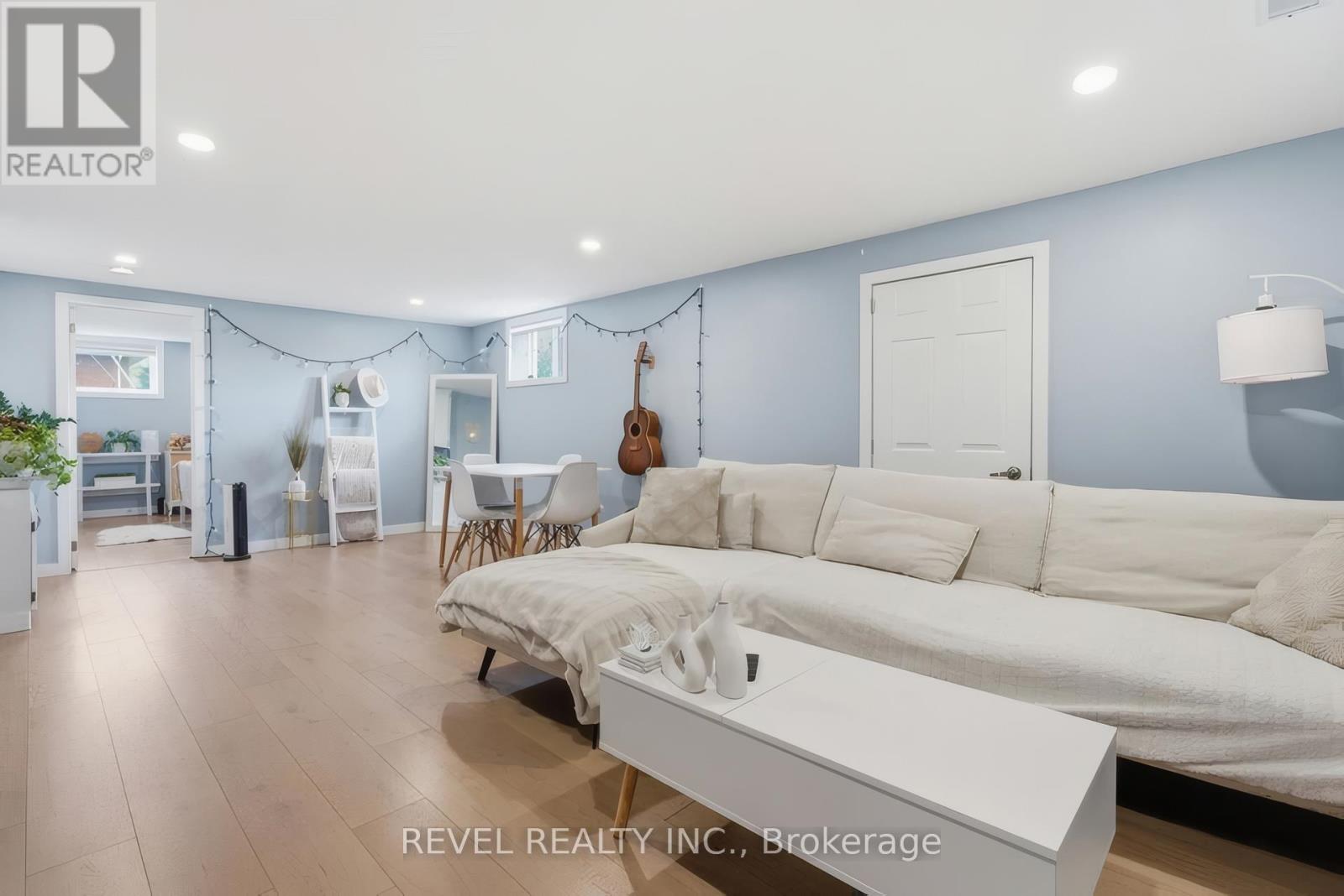 216 STEVENSON STREET N - 20