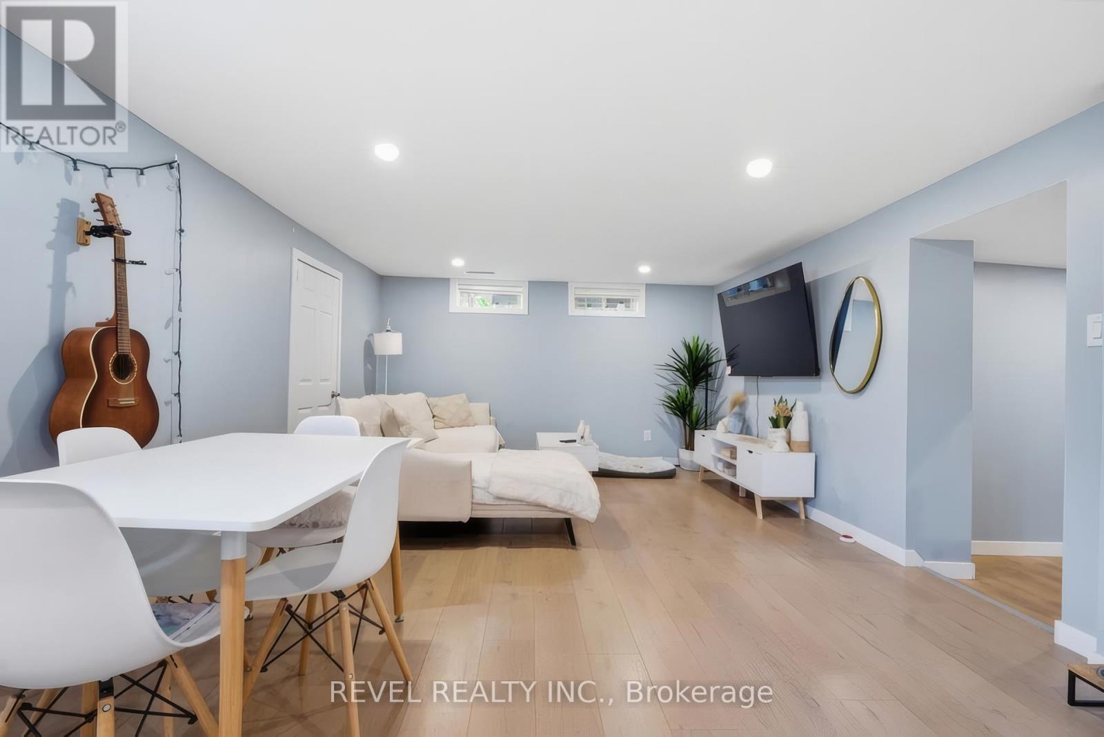 216 STEVENSON STREET N - 21