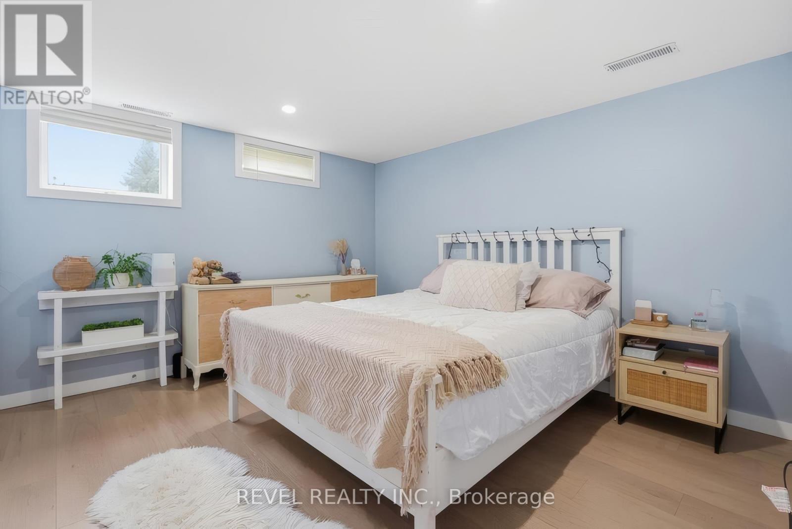 216 STEVENSON STREET N - 24