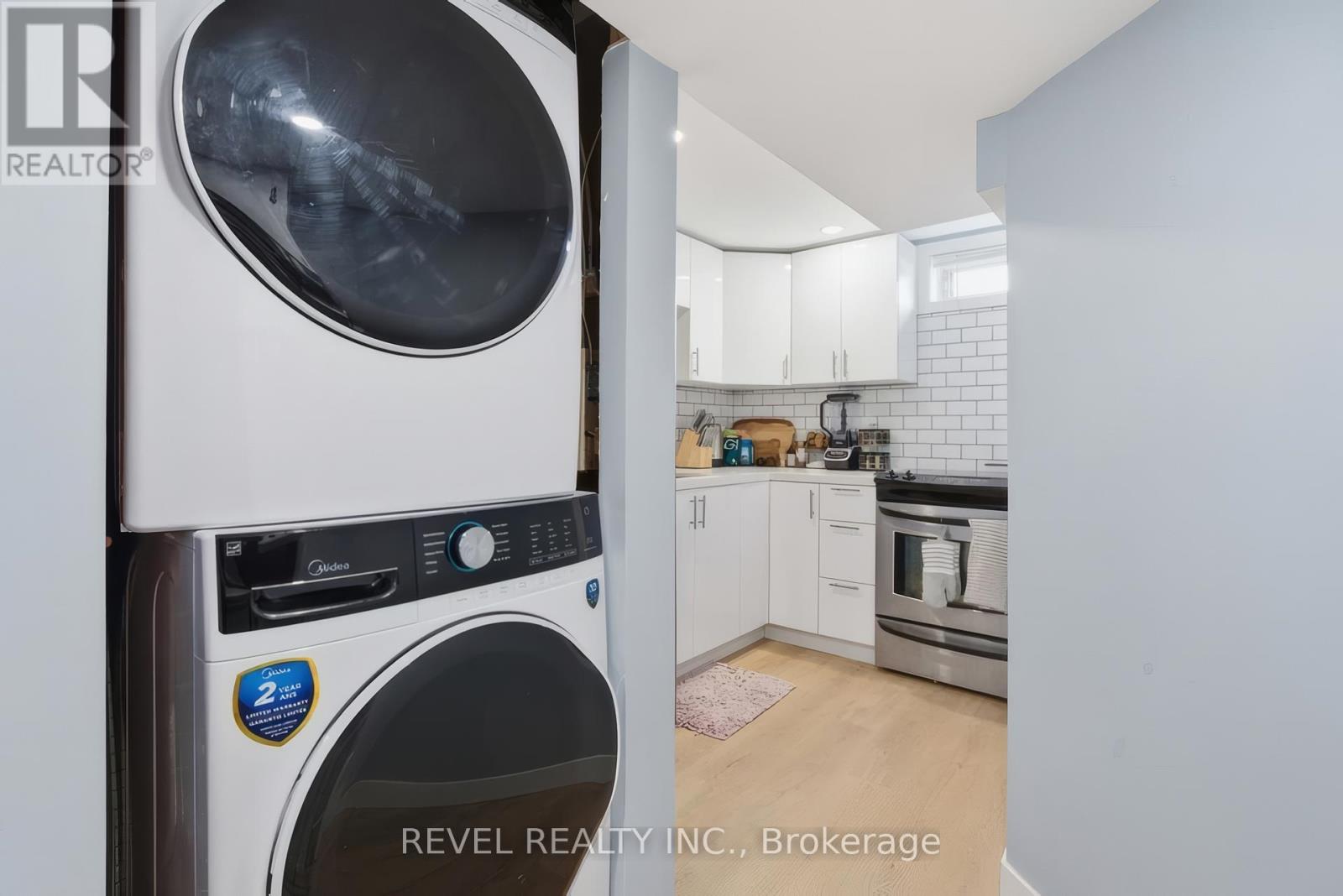216 STEVENSON STREET N - 27