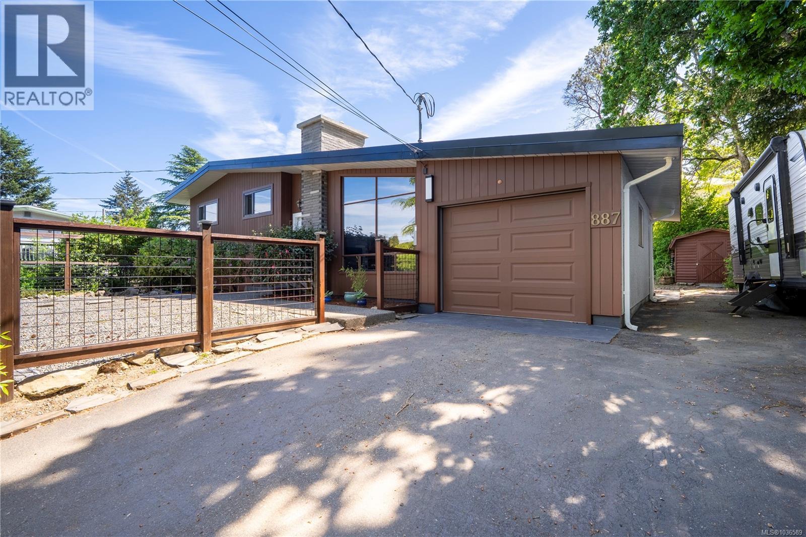  887 Clarke Road West, Central Saanich