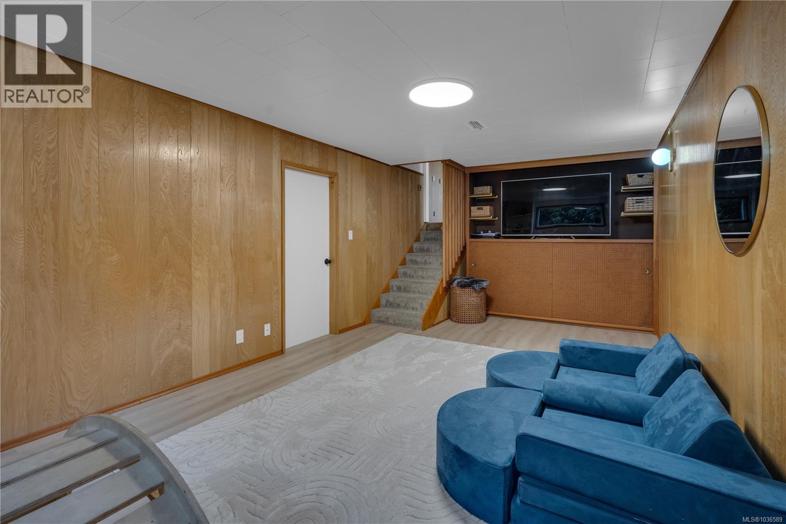  887 Clarke Road West, Central Saanich