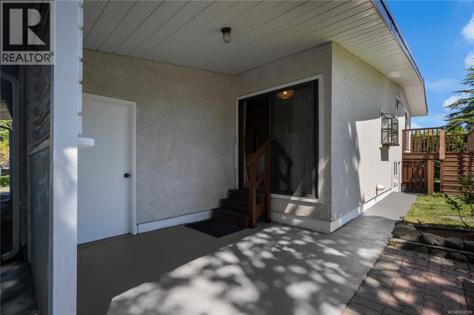  887 Clarke Road West, Central Saanich