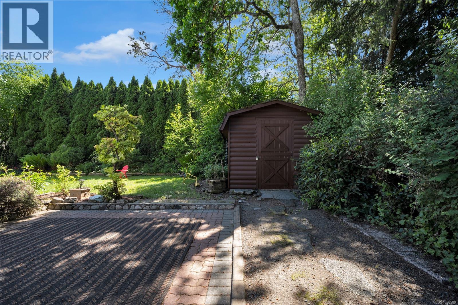  887 Clarke Road West, Central Saanich
