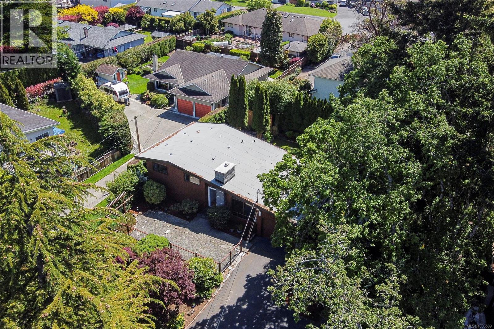  887 Clarke Road West, Central Saanich