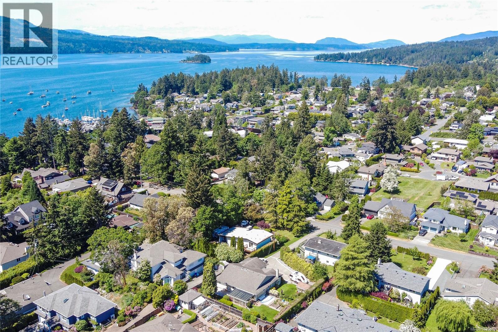  887 Clarke Road West, Central Saanich