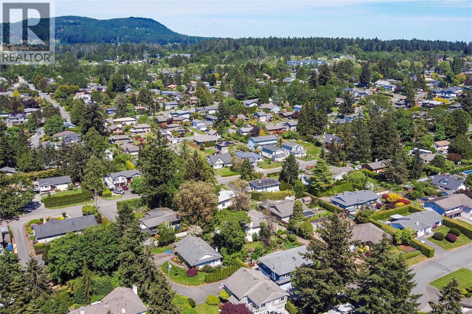 887 Clarke Road West, Central Saanich