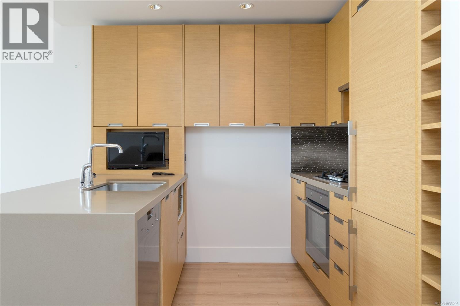 1707 83 Saghalie Road, Victoria