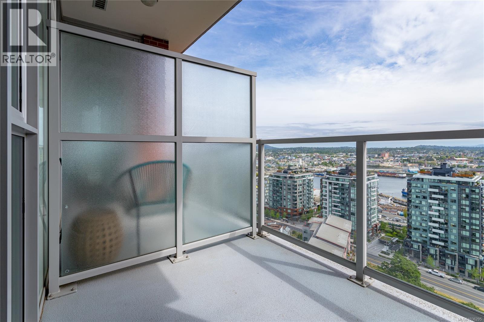 1707 83 Saghalie Road, Victoria