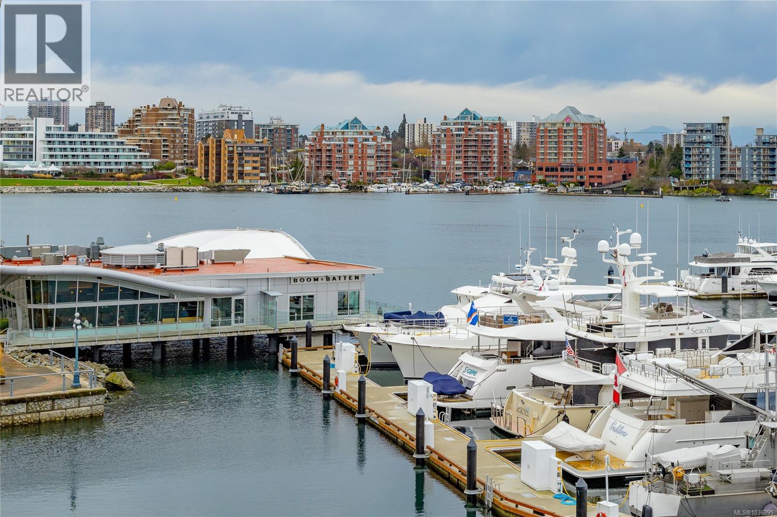 1707 83 Saghalie Road, Victoria