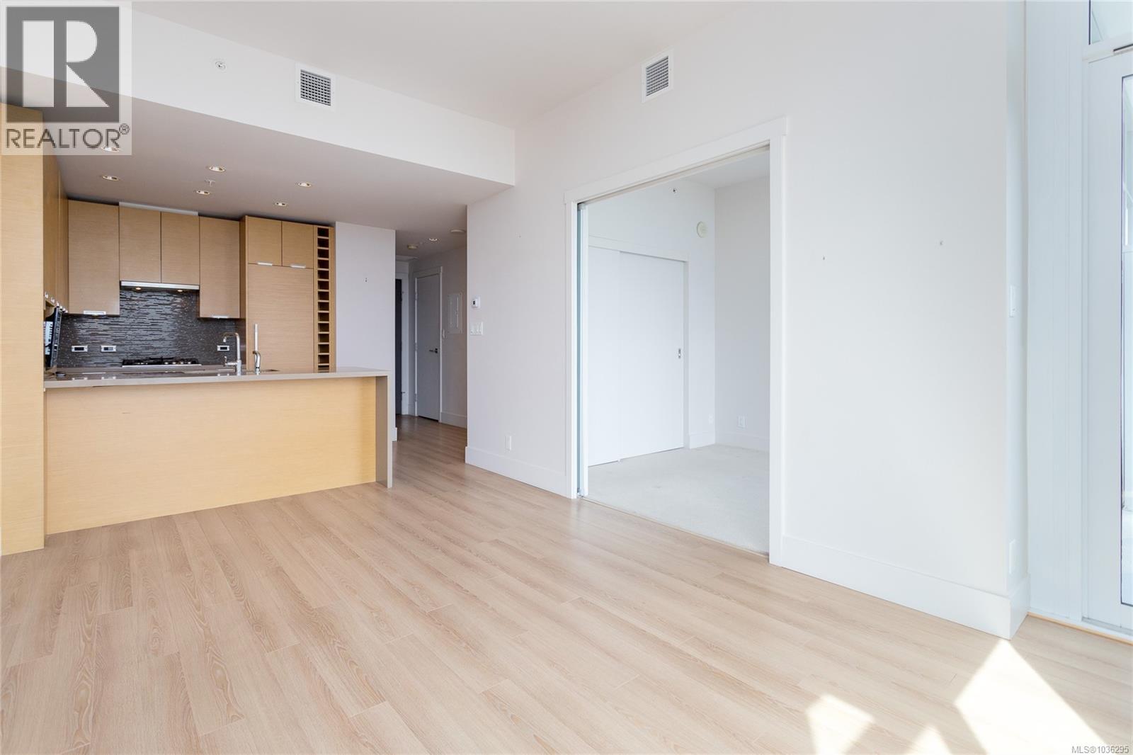 1707 83 Saghalie Road, Victoria