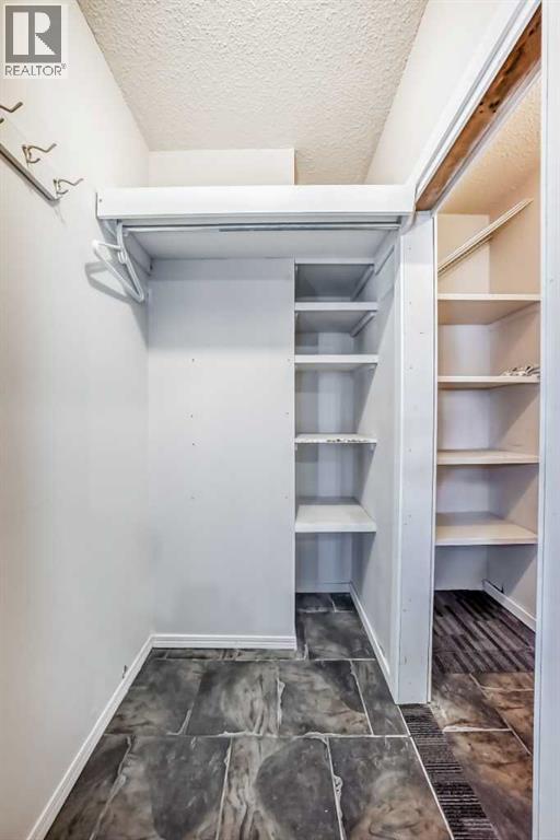 #3 4503 75 Street NW - 26