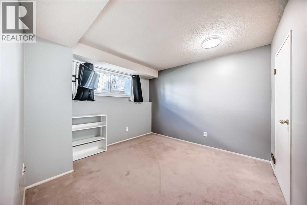 #3 4503 75 Street NW - 31