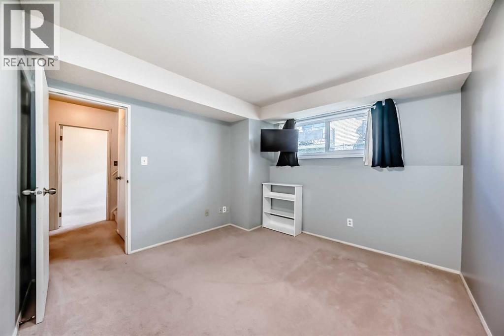 #3 4503 75 Street NW - 34