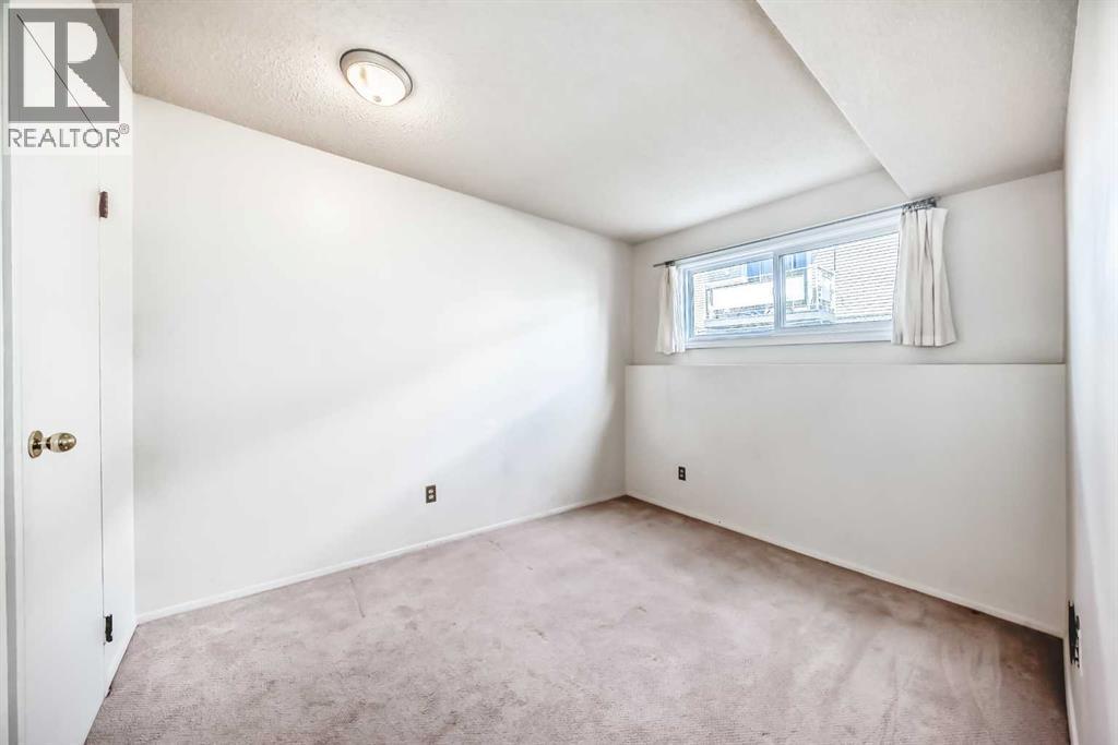 #3 4503 75 Street NW - 35
