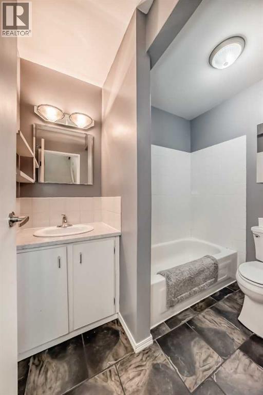 #3 4503 75 Street NW - 40