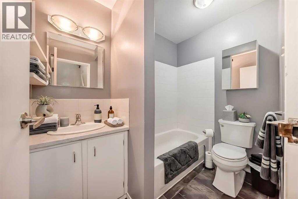 #3 4503 75 Street NW - 7