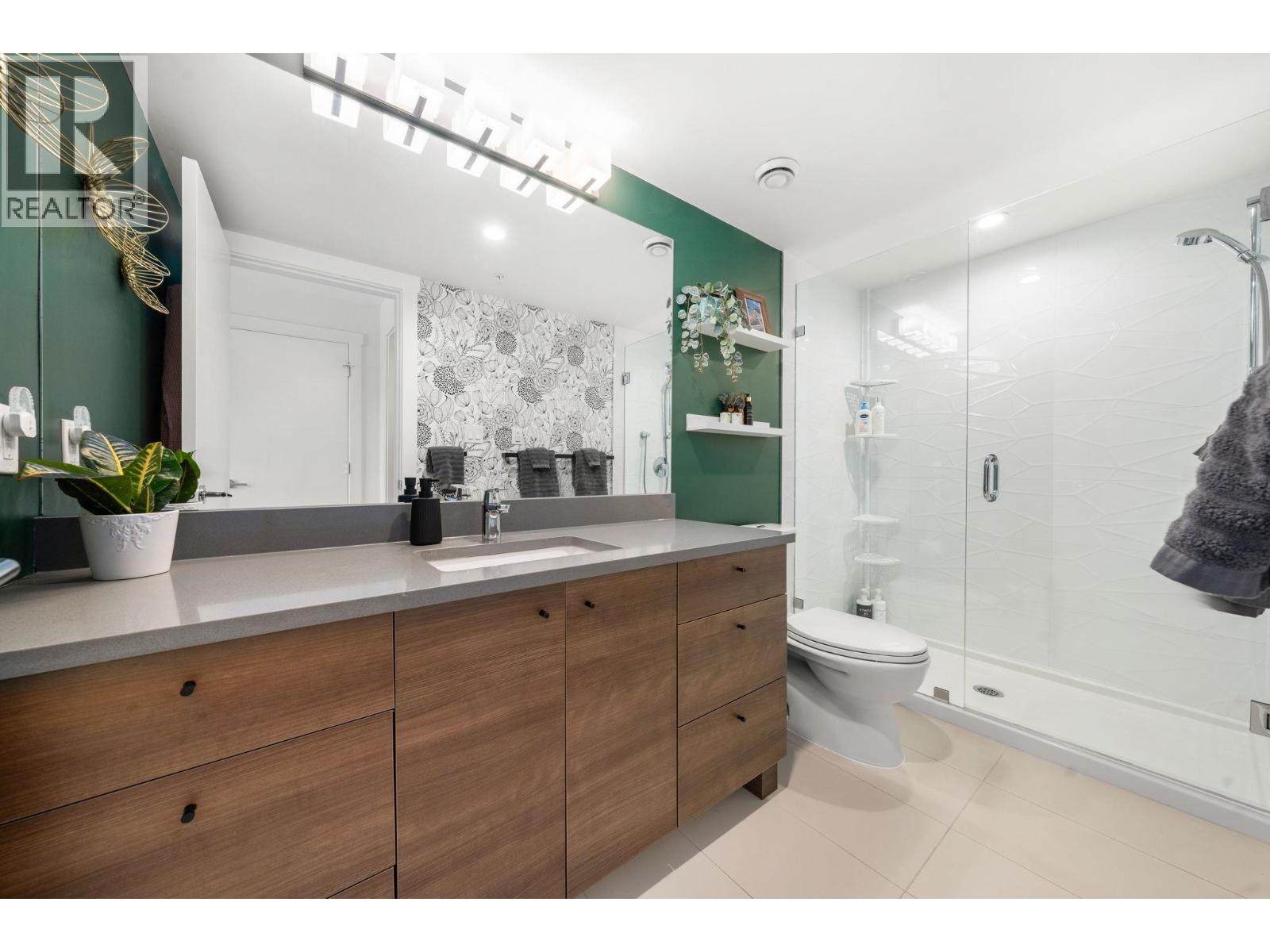 307 1519 CROWN STREET, North Vancouver