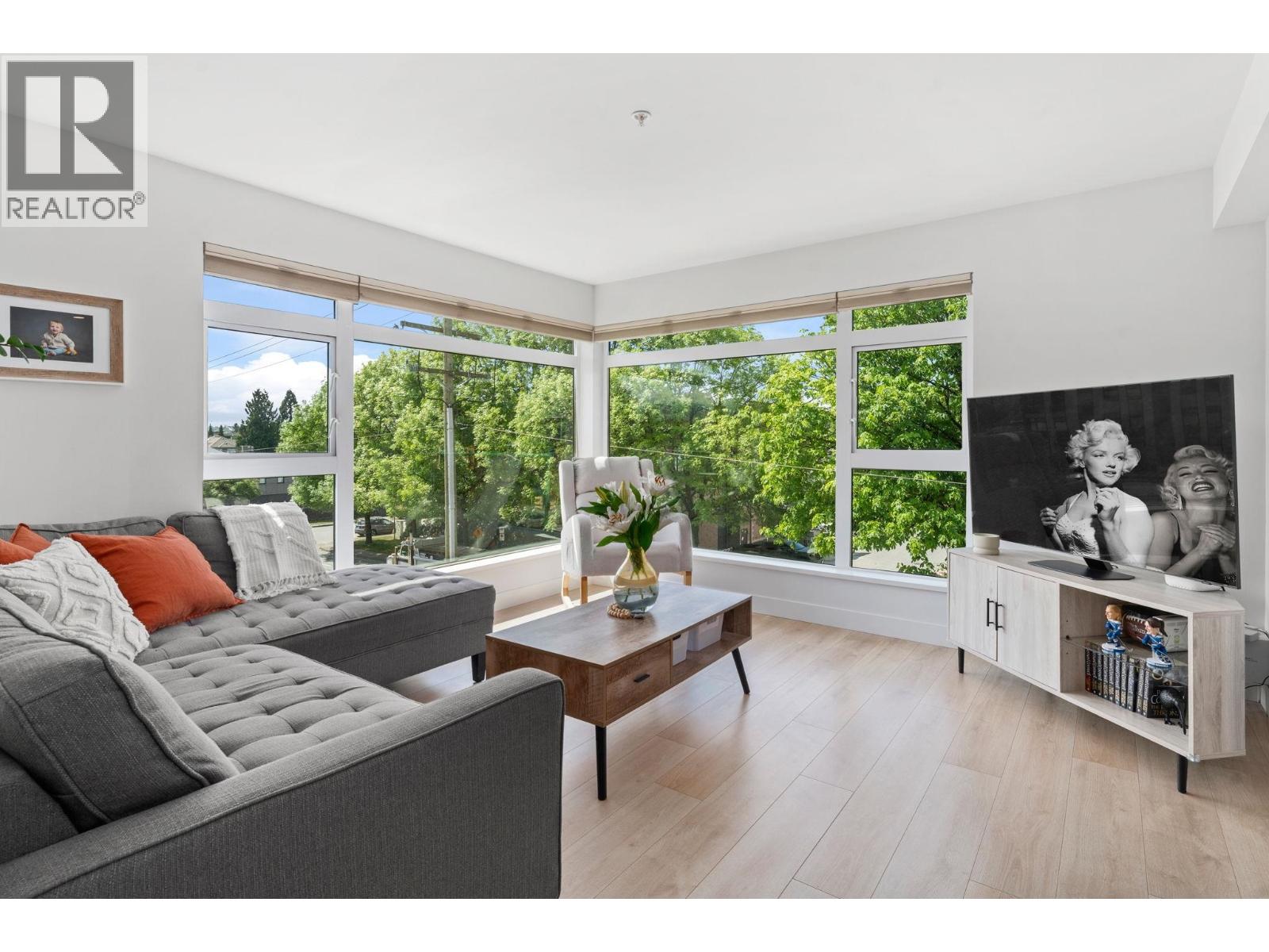 307 1519 CROWN STREET, North Vancouver