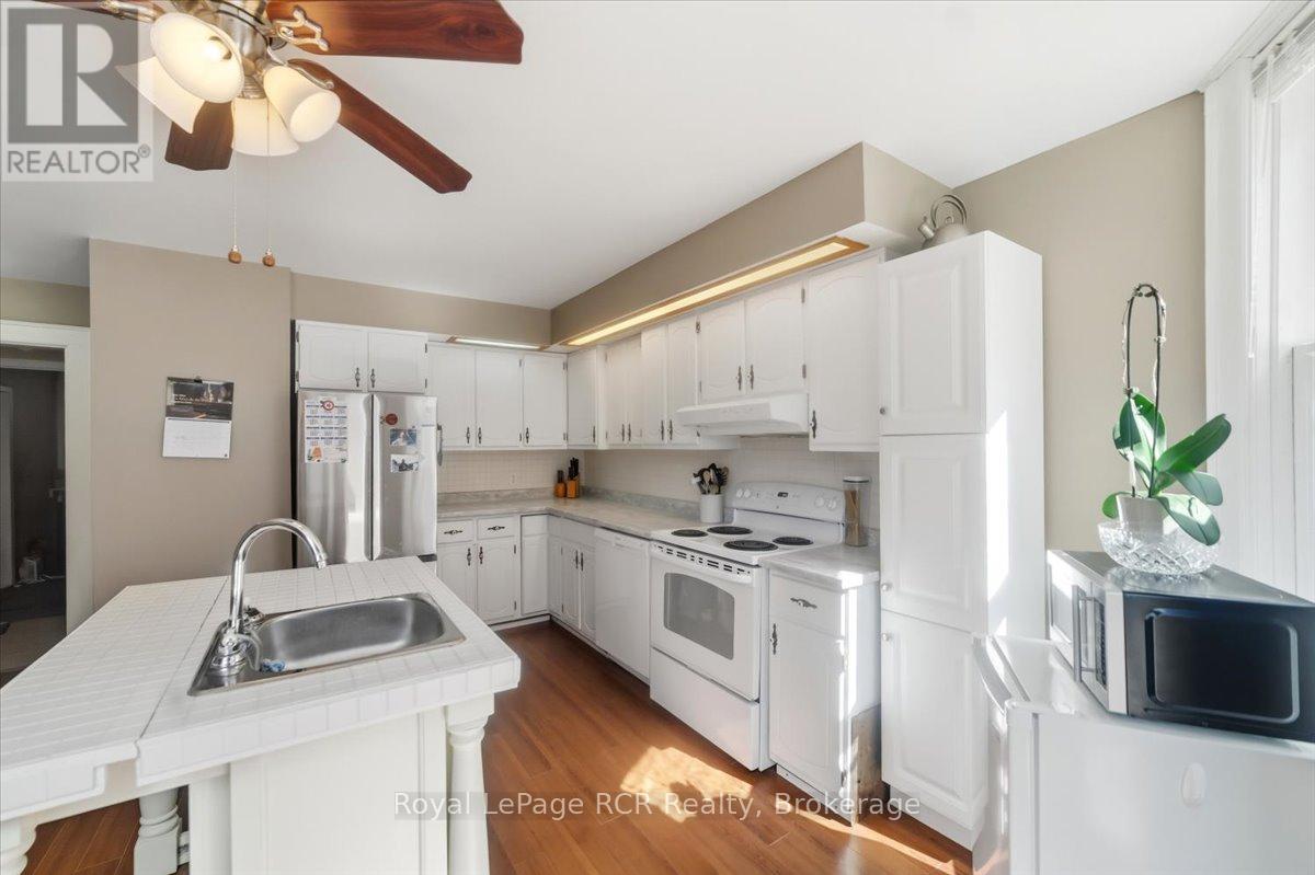 271 7TH STREET E - 11