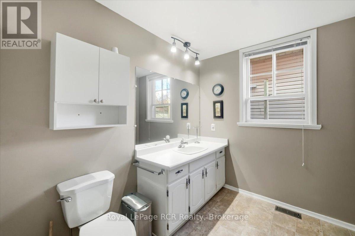 271 7TH STREET E - 15