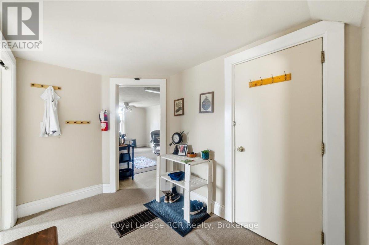 271 7TH STREET E - 18