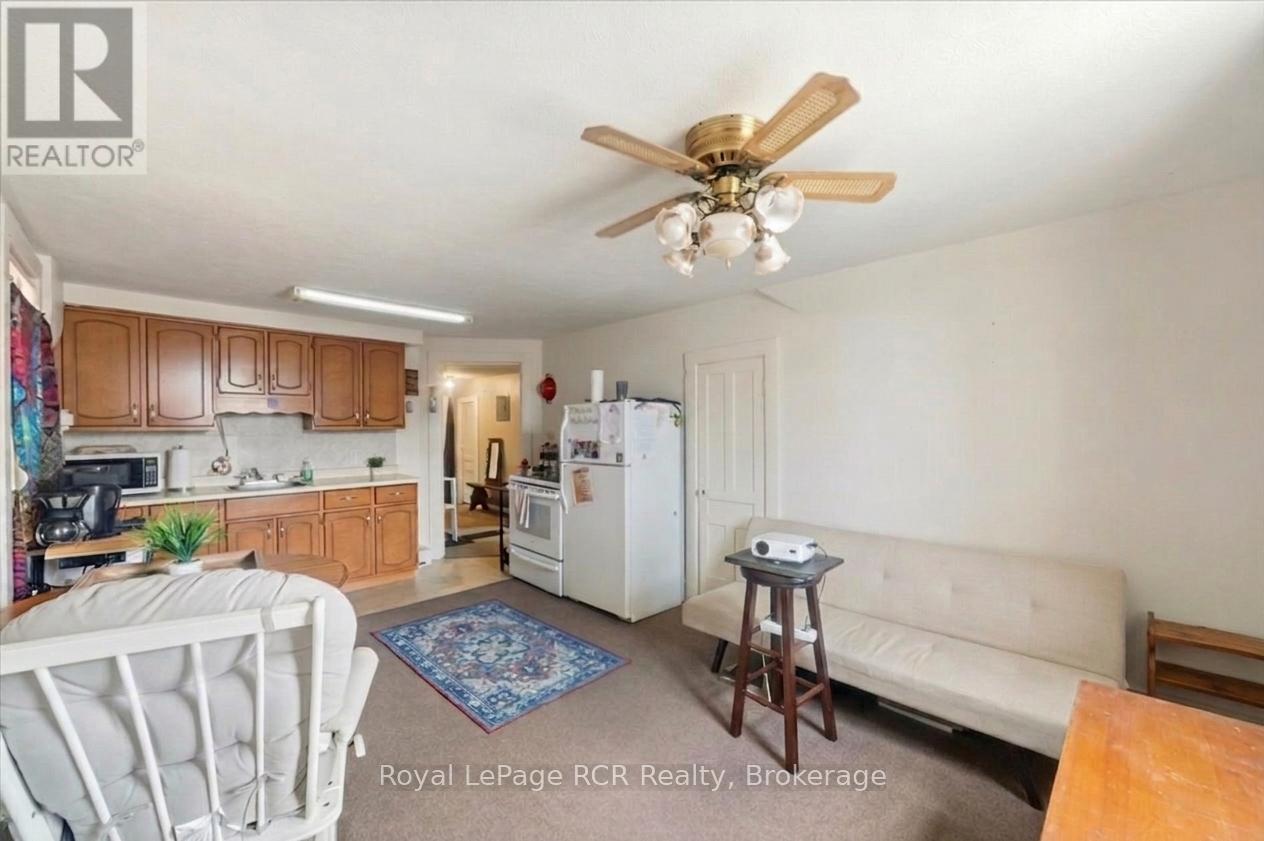 271 7TH STREET E - 21