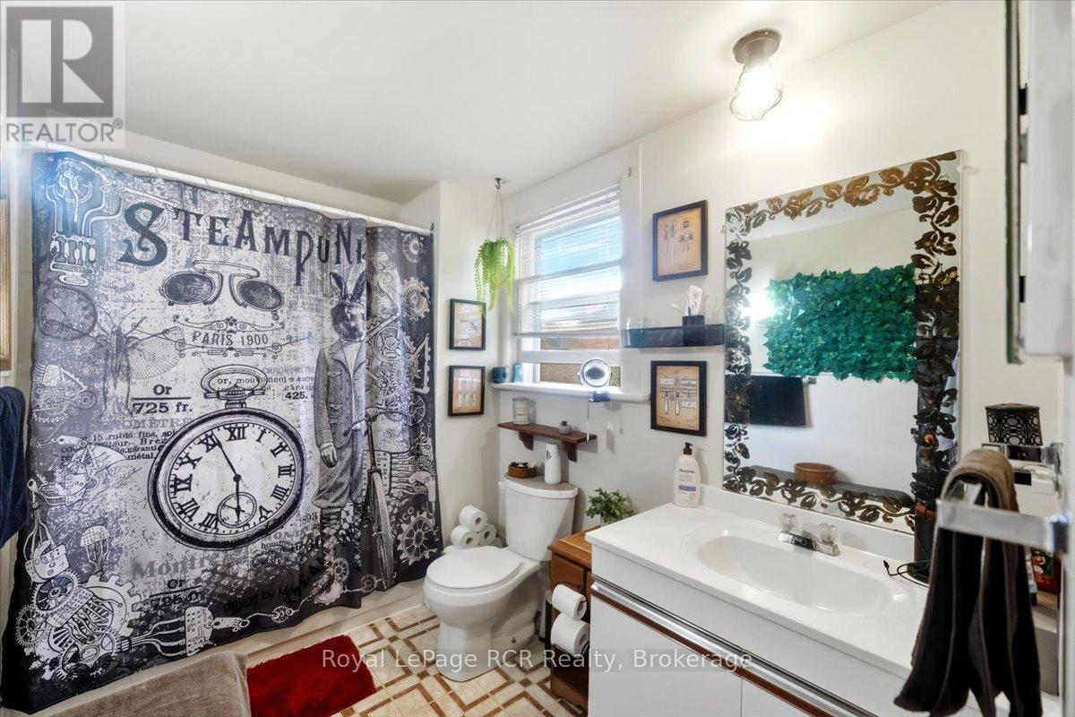 271 7TH STREET E - 24
