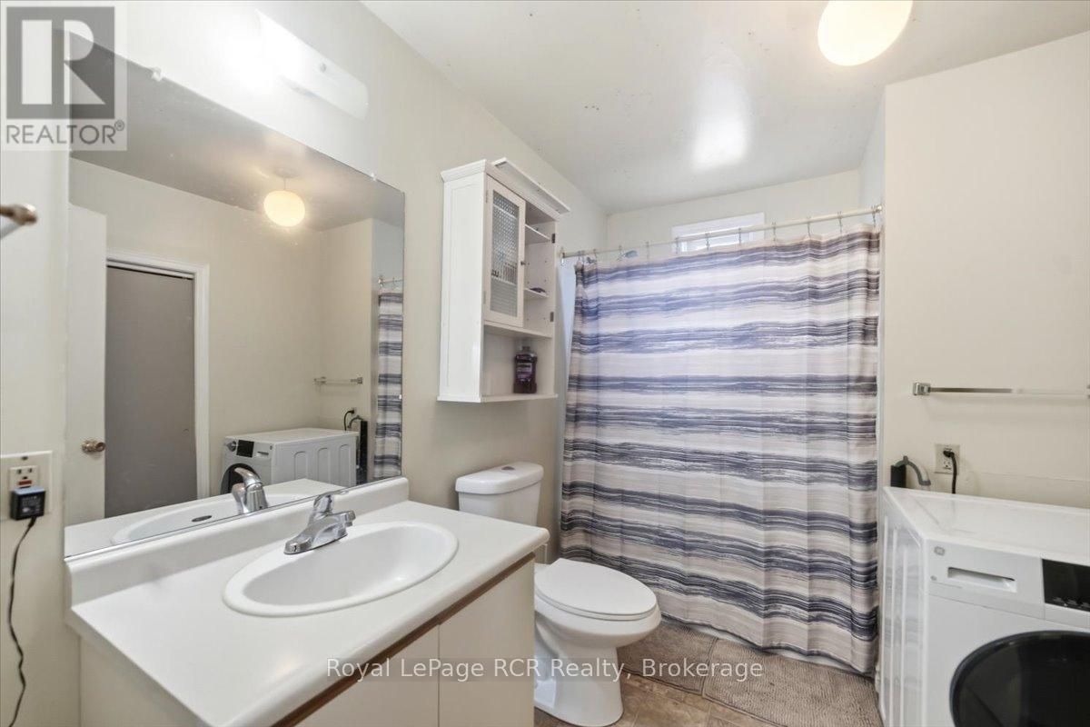 271 7TH STREET E - 31