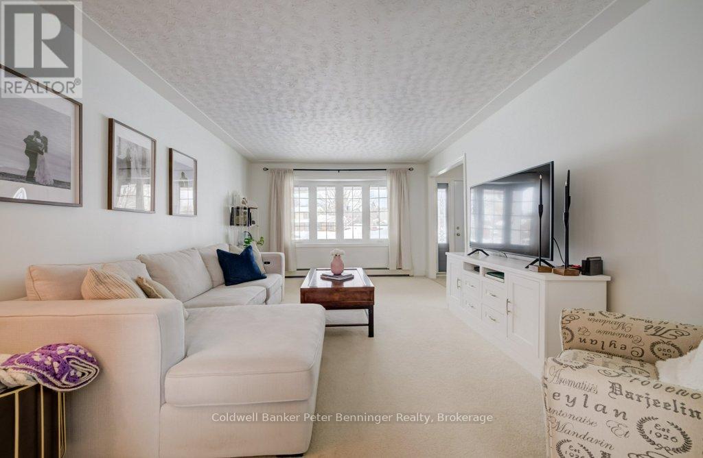 33 TOWER ROAD - 9