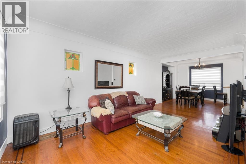 153 GAGE Avenue N - 7