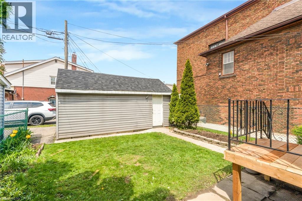 153 GAGE Avenue N - 31