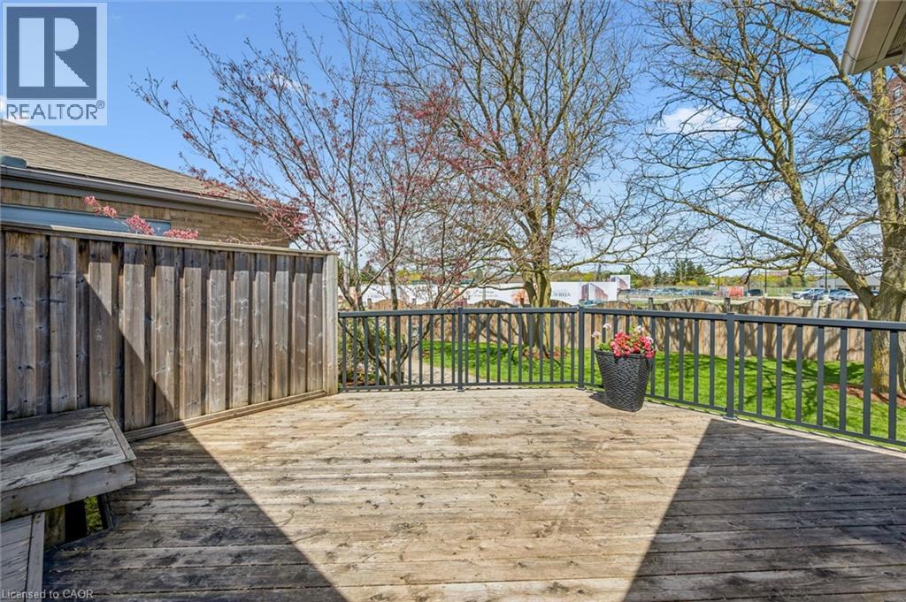 465 COLUMBIA Street W Unit# 4, Waterloo, Ontario, N2T2N3 — Photo 24