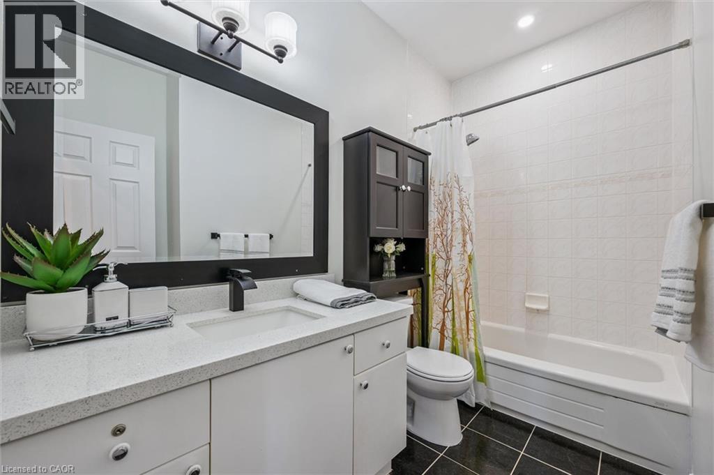465 COLUMBIA Street W Unit# 4, Waterloo, Ontario, N2T2N3 — Photo 25