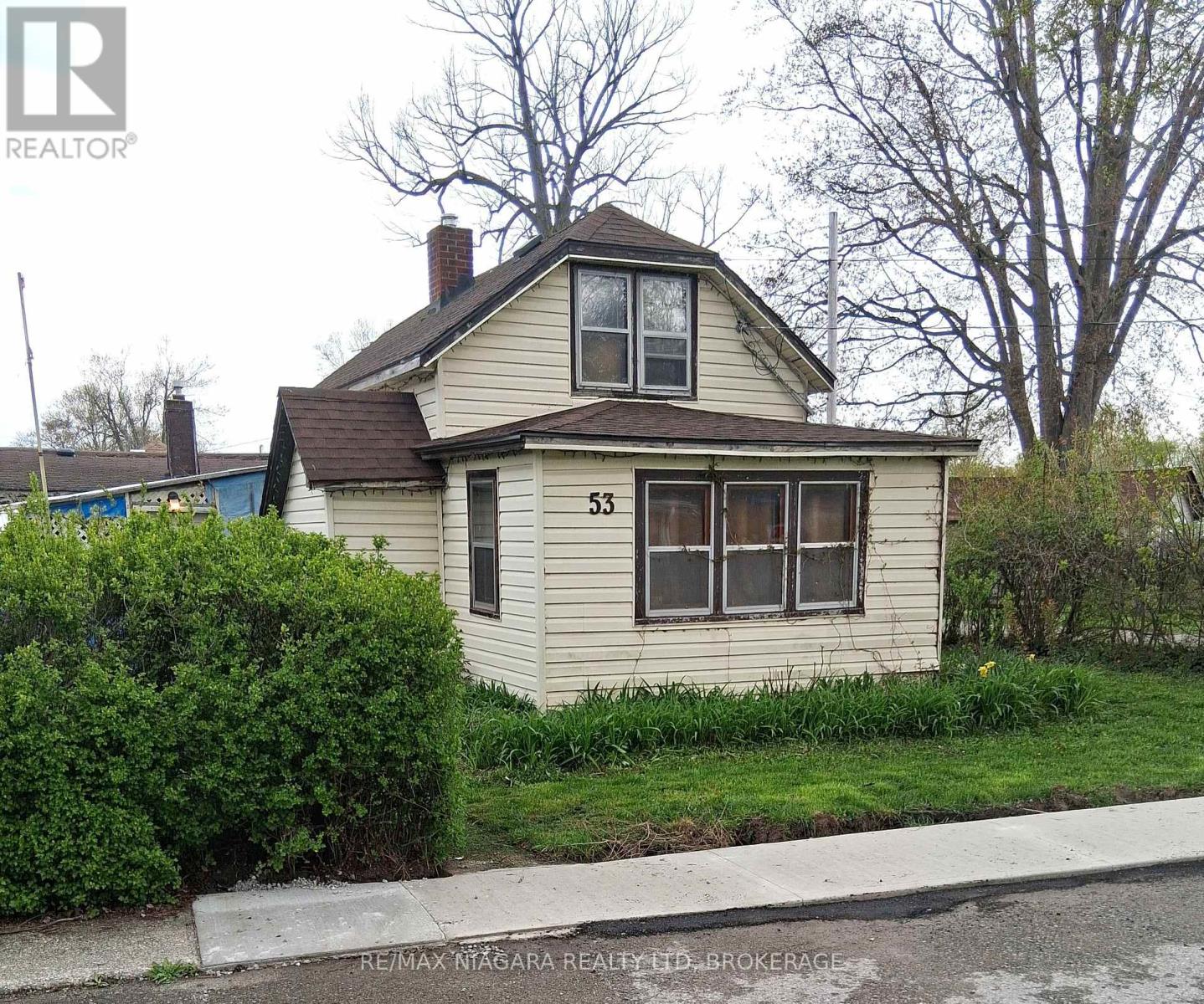 53 CAMBRIDGE ROAD E - 2