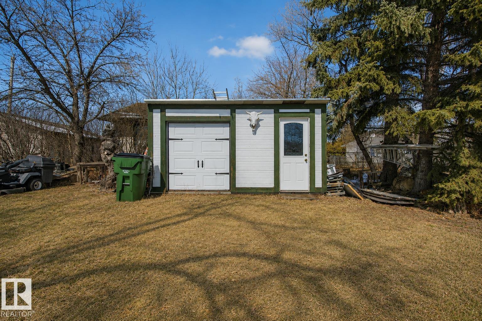 5 O'BRIEN DR - 24