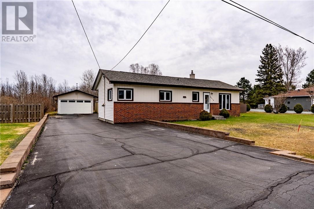 4214 Roy, Hanmer, Ontario, P3P1N6 — Photo 2