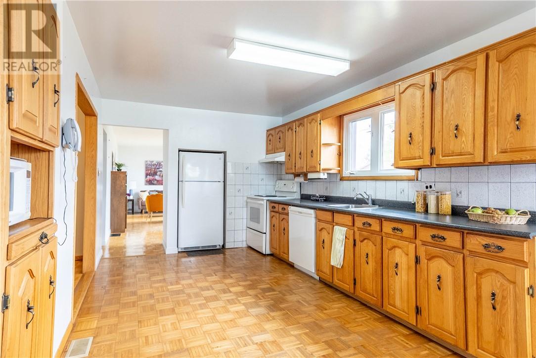 4214 Roy, Hanmer, Ontario, P3P1N6 — Photo 5