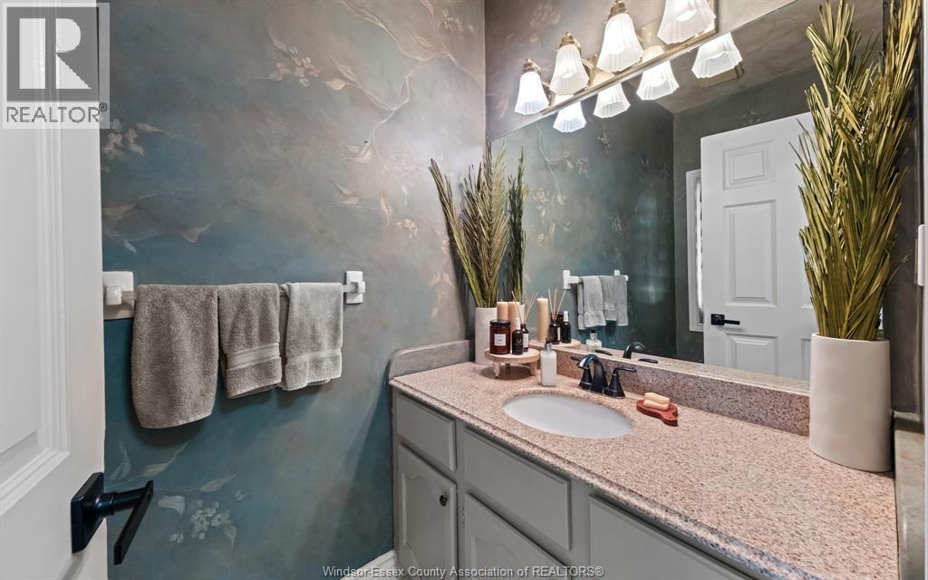 379 ELMGROVE DRIVE - 31