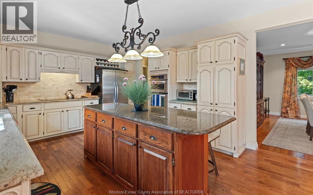 379 ELMGROVE DRIVE - 24