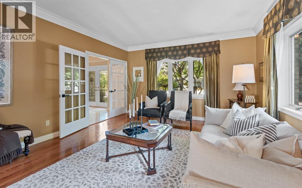 379 ELMGROVE DRIVE - 9