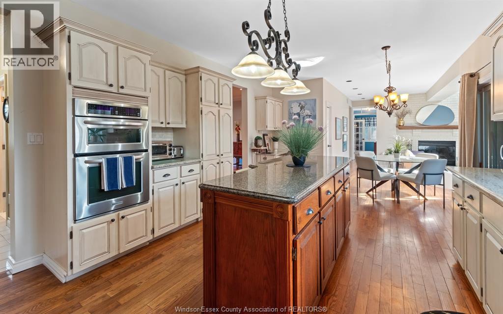379 ELMGROVE DRIVE - 28