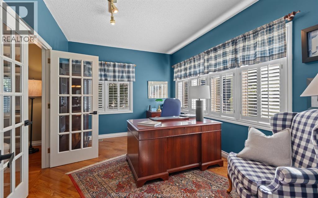 379 ELMGROVE DRIVE - 10