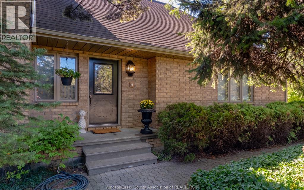 379 ELMGROVE DRIVE - 5