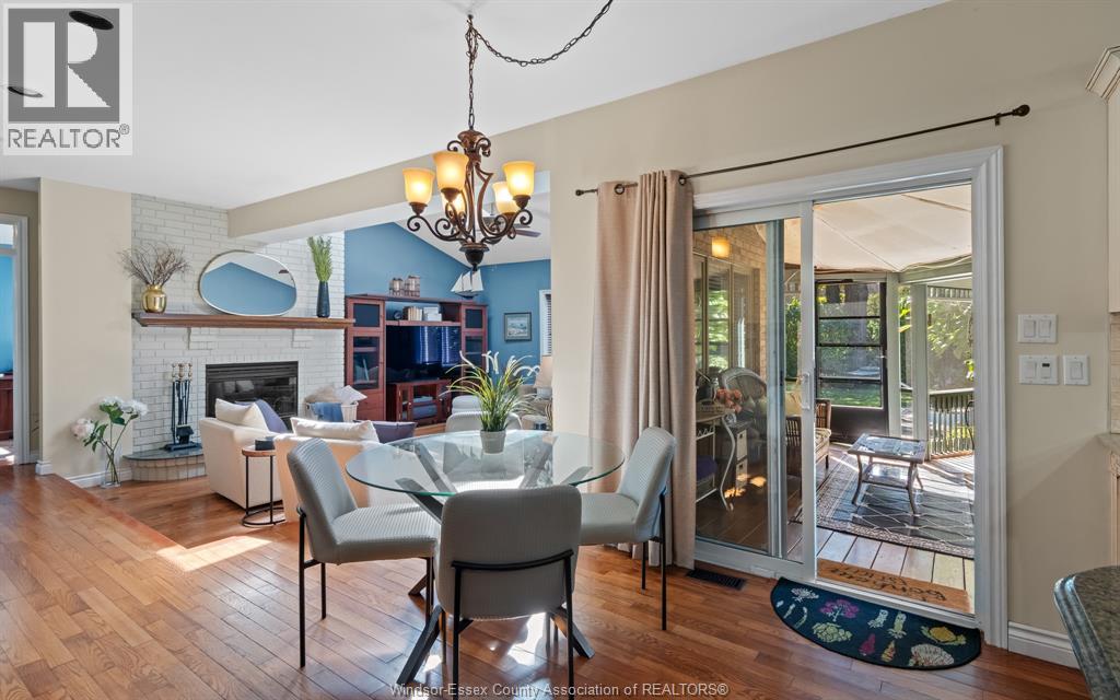 379 ELMGROVE DRIVE - 18