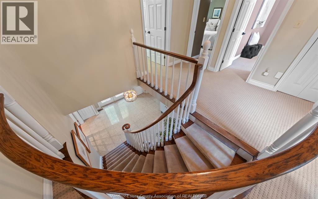 379 ELMGROVE DRIVE - 32