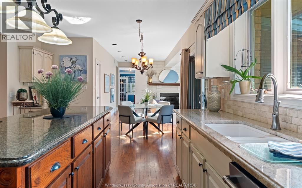 379 ELMGROVE DRIVE - 29